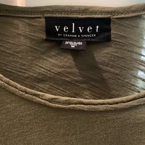 Velvet by Graham and Spencer l/s crewneck.